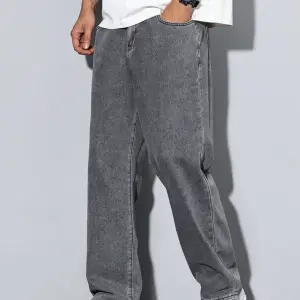 DENIM LOOK Men Relaxed Fit Mid Rise Grey Jeans