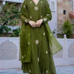 Klosia Women Silk Blend Kurta Pant Dupatta Set